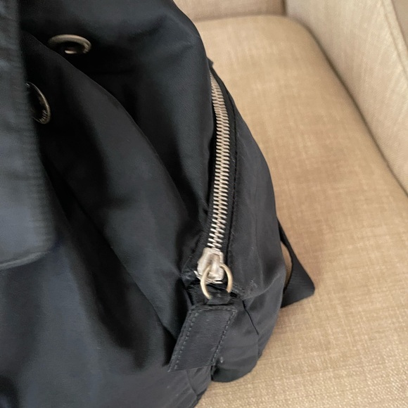 Authentic Prada vintage nylon backpack (A2002) - Picture 9 of 13